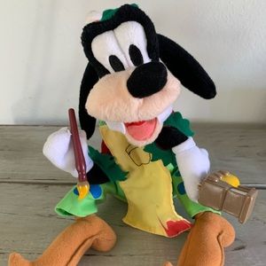 Collectible Disney Goofy “White Christmas” Singing elf Train Gemmy